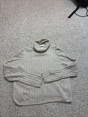 100% Cashmere Halston Neutral Ribbed Turtleneck Sweater - Women's